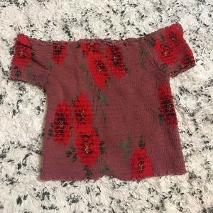 Kendall&Kylie Floral Off the shoulder crop top!